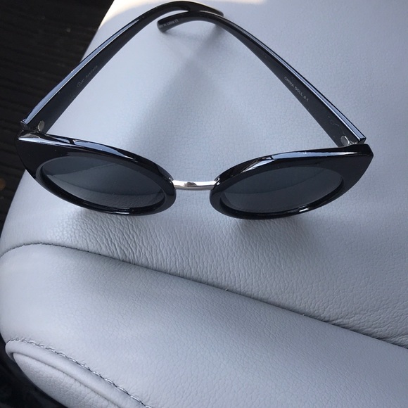 Quay Australia sunglasses - Picture 3 of 3